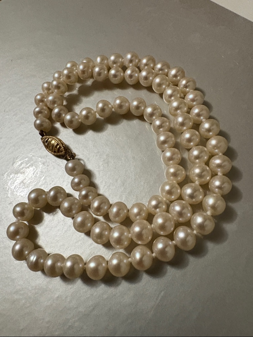 14K Gold Clasp White Pearl Necklace